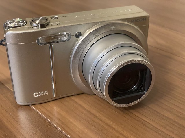 RICOH CX4