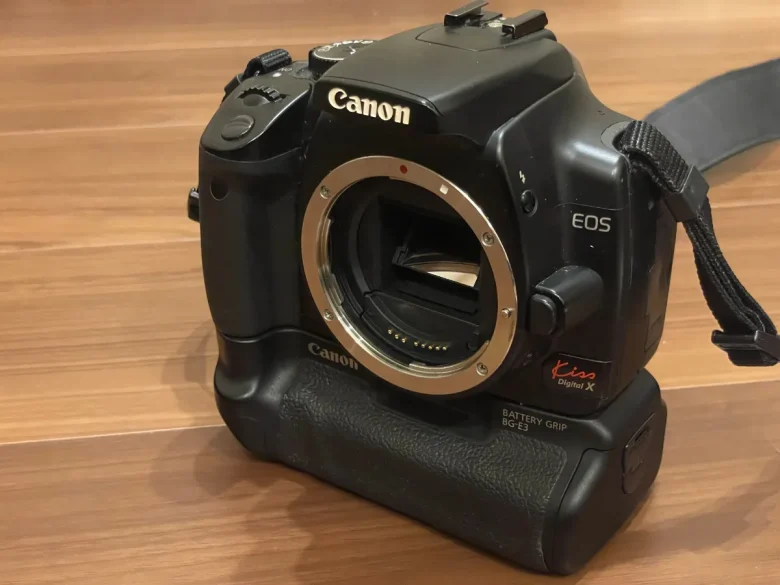 EOS KISS DIGITAL X with Battery Grip