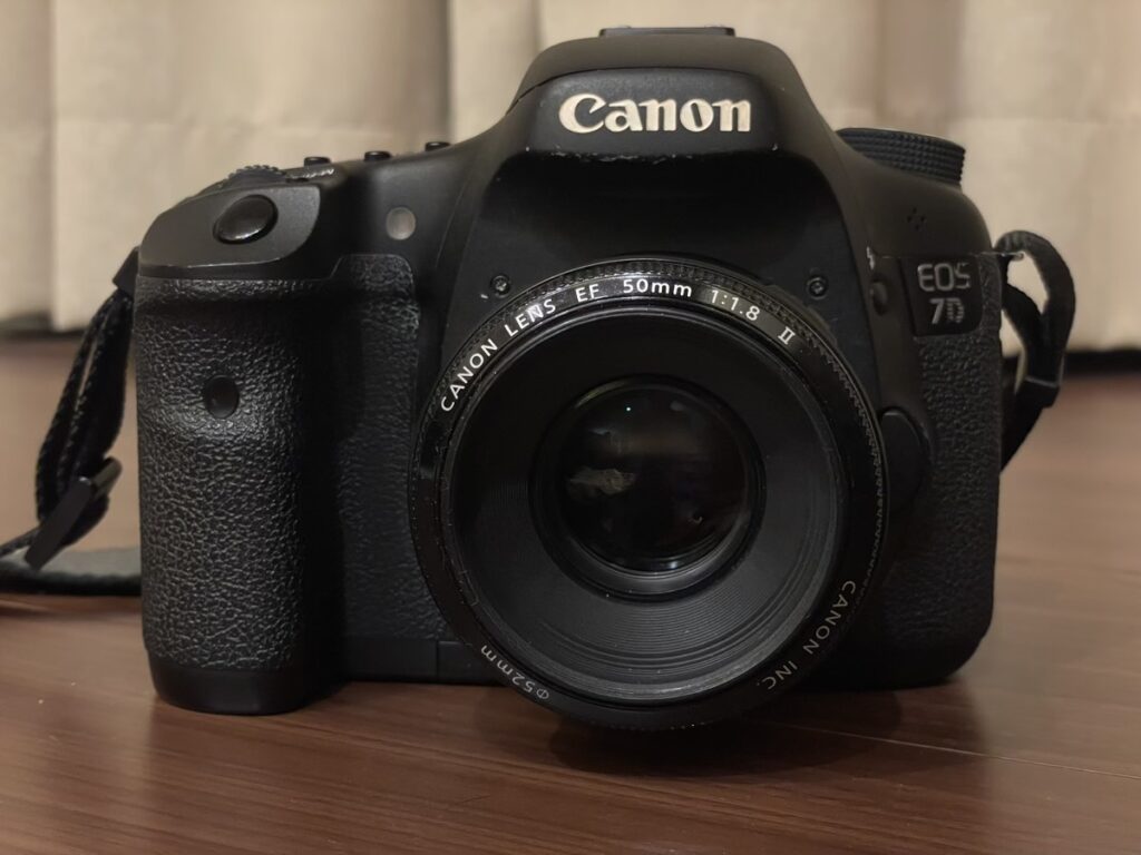 Canon EOS 7D 初代 正面からの外観写真
